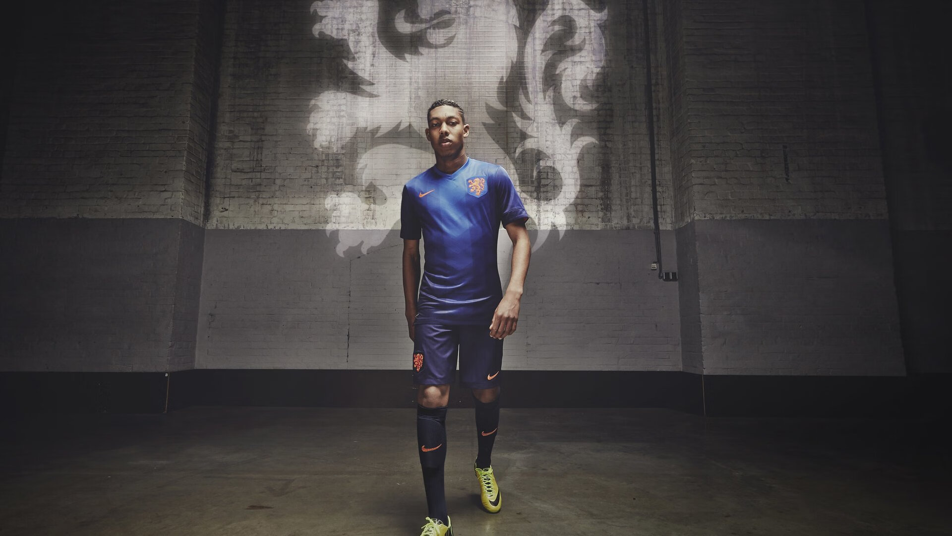 体育品牌加大投入布局高校市场，学校体育品牌